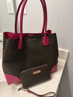 Michael Kors Mercer Gallery Large Leather Satchel & Wallet